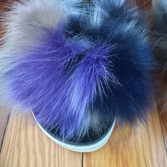 Stuart Weitzman Fur Slides. Very good condition. Size 6 - Picture 2 of 6